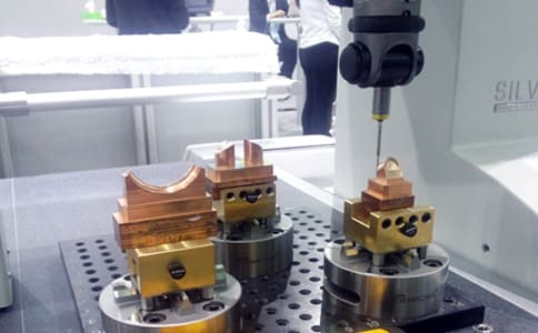 對于金屬環境的應用，我們該怎么設計電子標簽和讀寫器天線